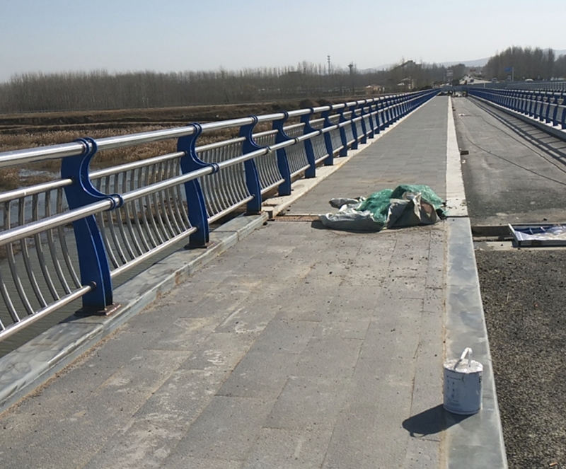 不銹鋼復(fù)合管護(hù)欄現(xiàn)貨價(jià)格