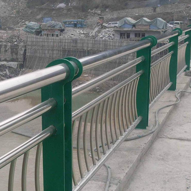 河道護(hù)欄廠家供應(yīng)